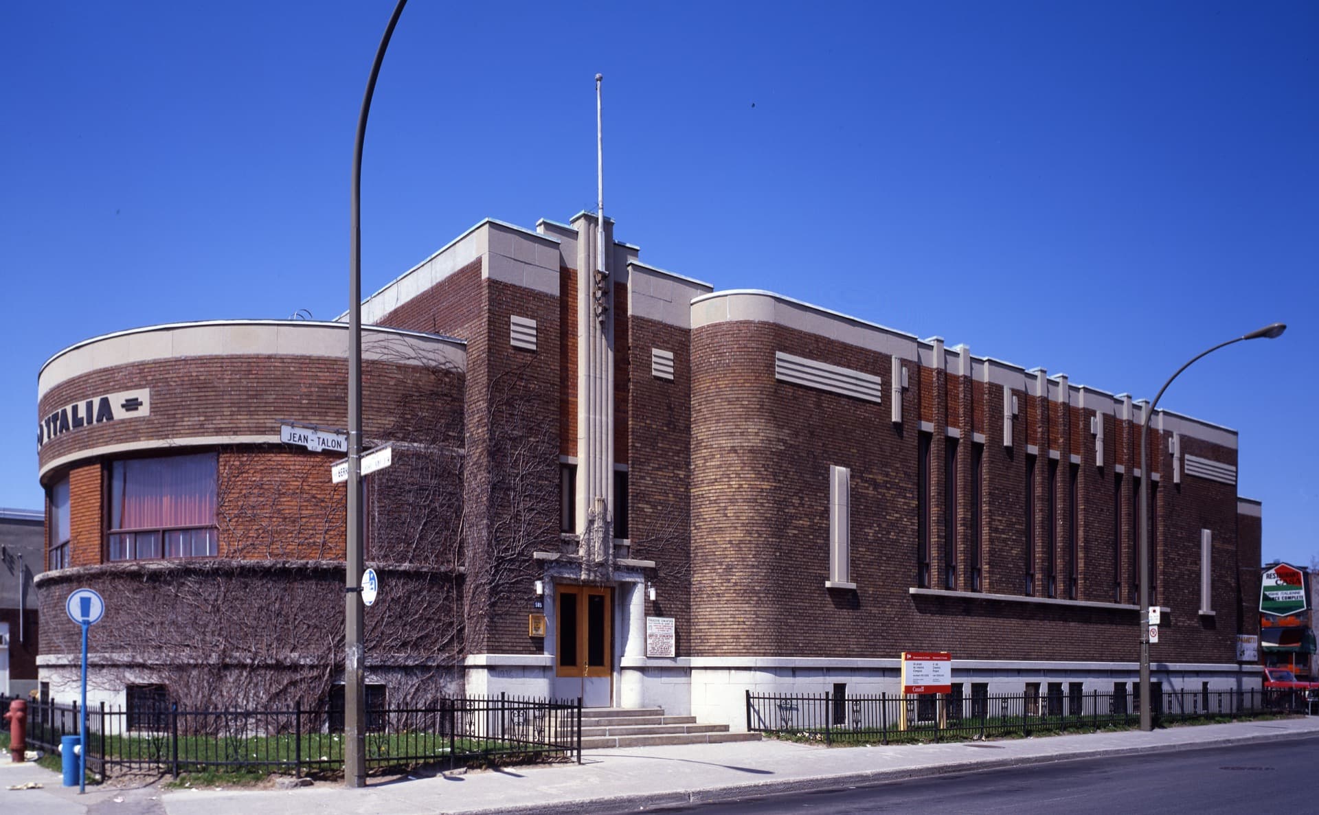 La Casa d'Italia à Montréal — le centre culturel italien Art Déco sur Jean-Talon Est